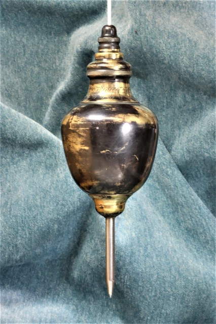 Plomada ornamental. Gran tamaño. S.XX Ornamental plumb bob. Large size.