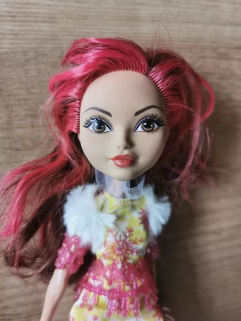 Ever After High Puppe Rosabella Beauty Epic Winter Ewiger Winter