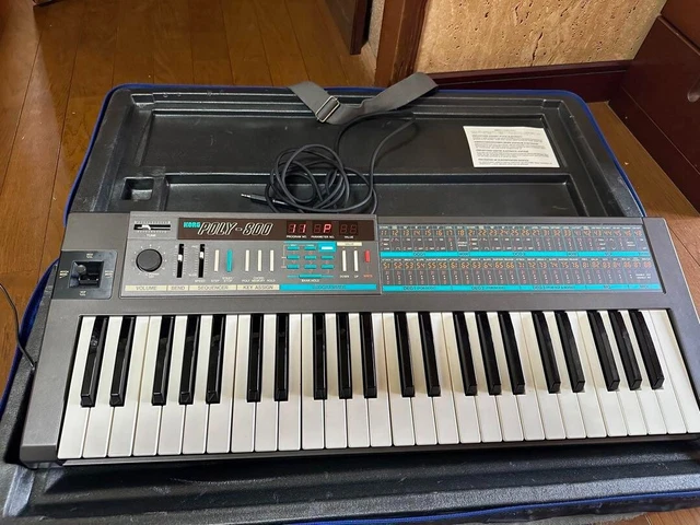 KORG POLY-800 Programmable Polyphonic Synthesizer Keyboard with Case KORG POLY-800 Programmable Polyphonic Synthesizer Keyboard with Case