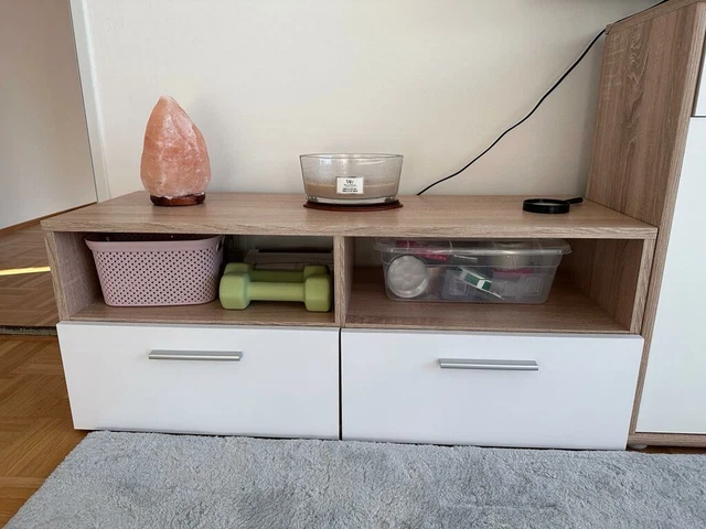 Table for tv. Just 2 Months Used. Payment only Cash!
