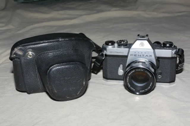 ASAHI PENTAX SPOTMATIC SP II 35mm CAMERA  55/1.8 SUPER MC TAKUMAR LENS & CASE