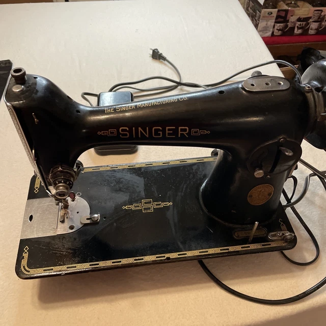 1949 SINGER SEWING machine 201K SN EE527826 Feb 1948 works tested