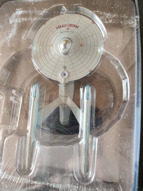 Star Trek - U.S.S. Enterprise NCC-1701 Box Display XL Edition - Star Trek Official Starships Collection by Eaglemoss Collections : Eaglemoss Collections