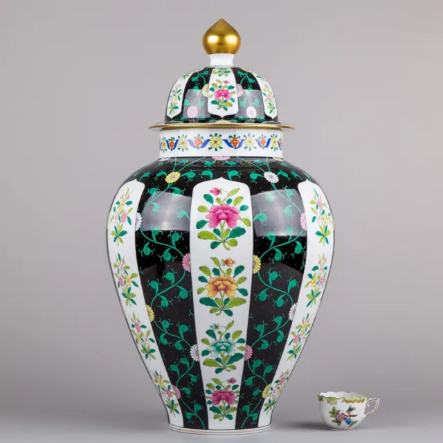 Herend Siang Noir Black Dynasty Huge Lidded Urn Vase in Mint Condition #6571/SN