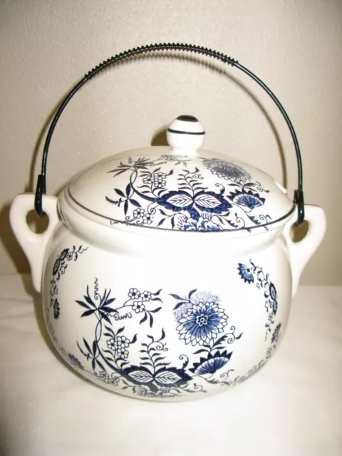 BLUE ONION    Soup Tureen with Lid and Handle    10 Cups    BEAUTIFUL