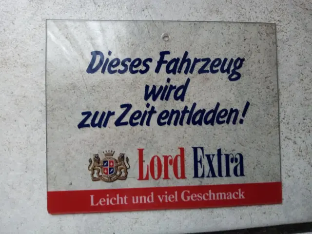 Lord Extra - schönes altes Plastik Werbeschild  15x12 cm