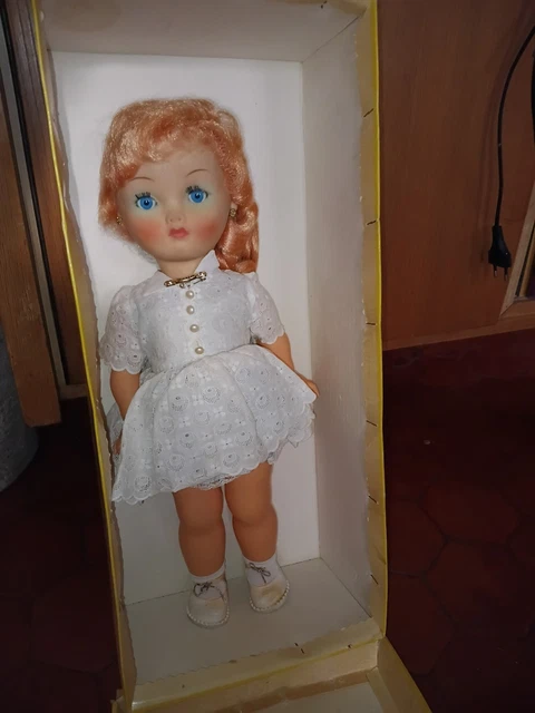 Ancienne Poupée GOEBEL & HUMMEL - Fille Tricoteuse - Vinyle - Jamais Jouée, Parfait état