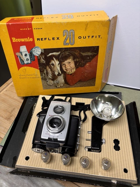 KODAK BROWNIE REFLEX 20 Camera Outfit No. 44E w/ Flash, in