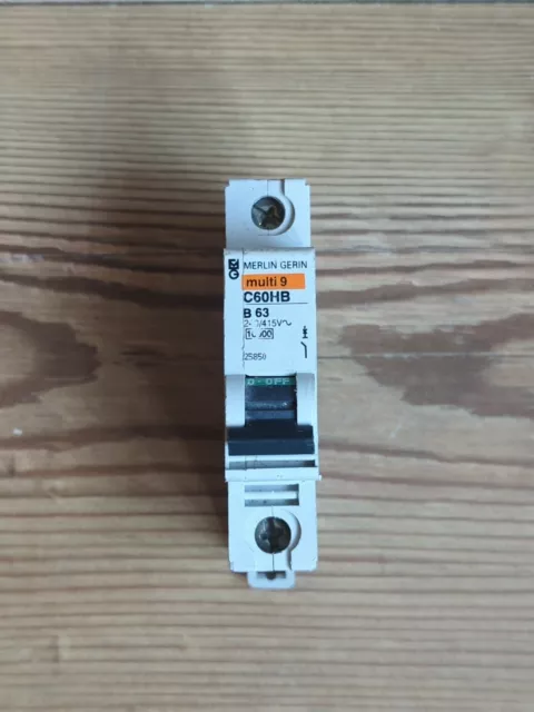 Merlin Gerin Schneider MCB 63 AMP C60HB einpolig B63 KOSTENLOS ERSTE KLASSE 2