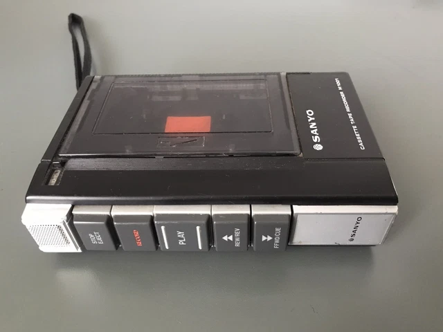 Registratore Portatile Sanyo M-1001 Vintage Epoca Musicassette non funzionante