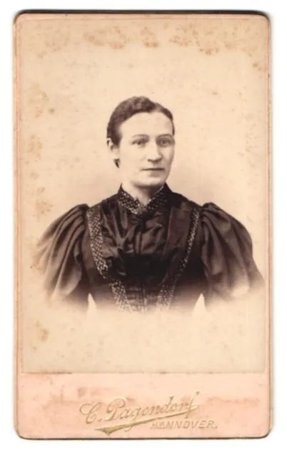 Photographs by C. Pagendorf, Hannover, Georgstr. 17, Portrait Lady in Black Kle