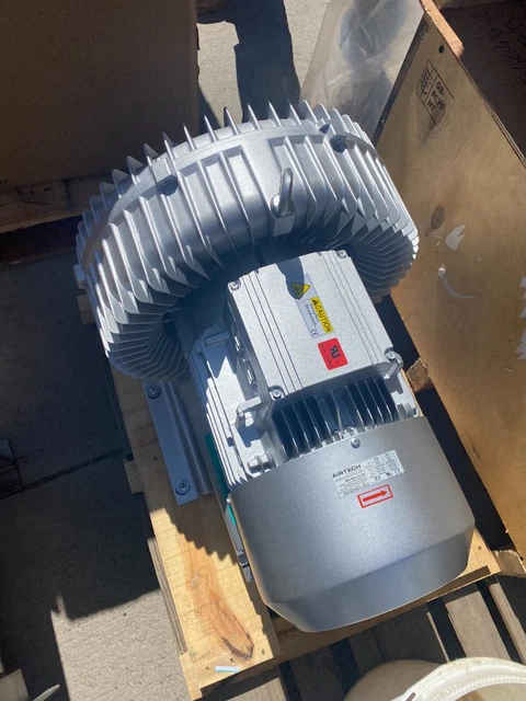 AIRTECH 500 CFM, 11.50 HP Vacuum/Pressure Regenerative Blower 3BA1830-7AT26-T
