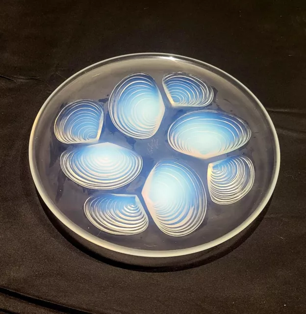 Vintage Modern Sabino Signed Opalescent Cameo Plate Clam Motif Made In France