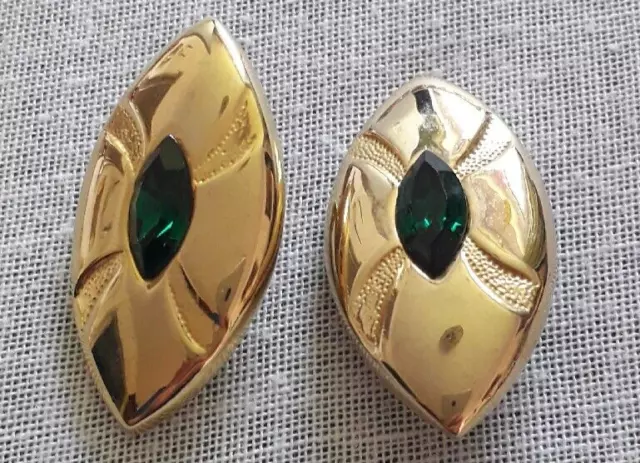 Modeschmuck Ohrringe mit grünen Stein