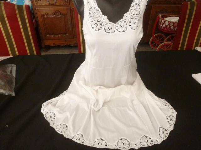 jolie combinaison & fond de robe vintage jolie dentelle  T 50   ref EE3