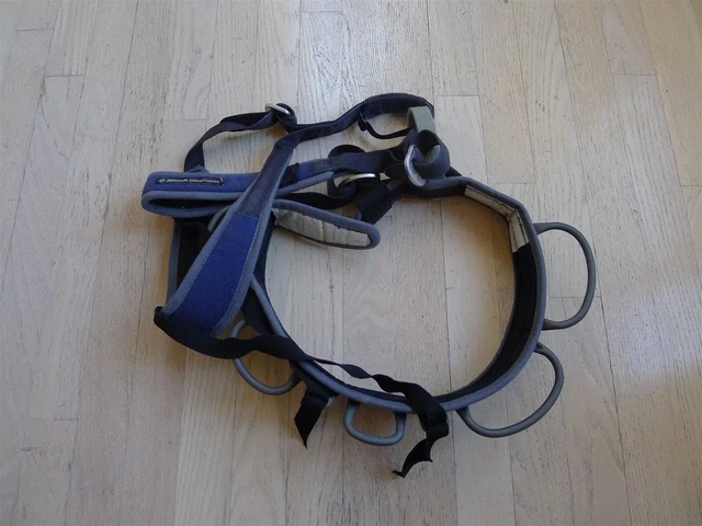 Black Diamond Momentum AL Blue Climbing Harness Medium