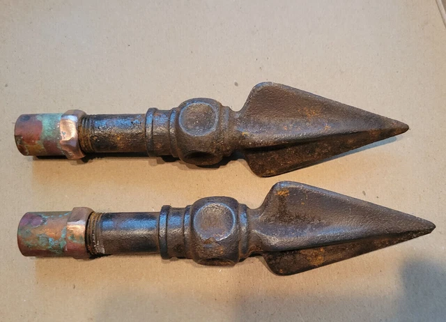 2 Solid Cast Iron Arrow Head Design 6" Threaded Fence Finials? (b)