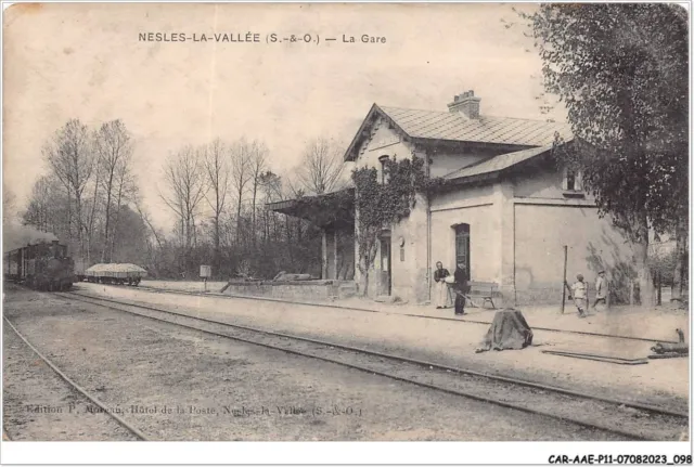 CAR-AAEP11-95-1081 - NESLES-LA-VALLEE - la gare - Train