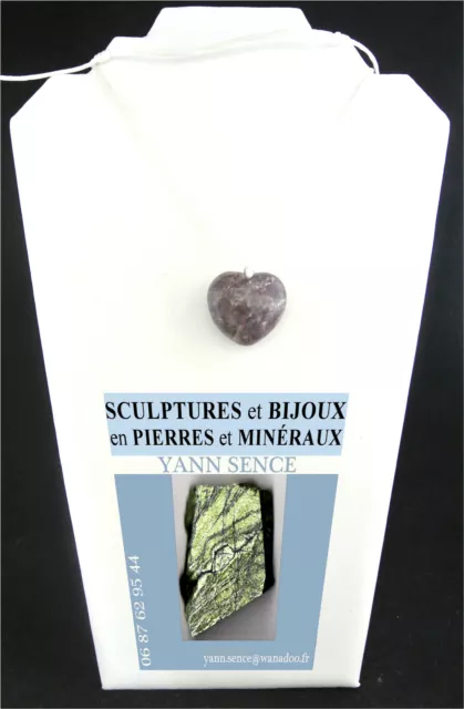 Lépidolite cœur 144 cts  monté en lacet synthétique à nœuds coulissants