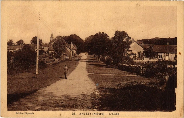 CPA ANLEZY - L'Allée (456706)