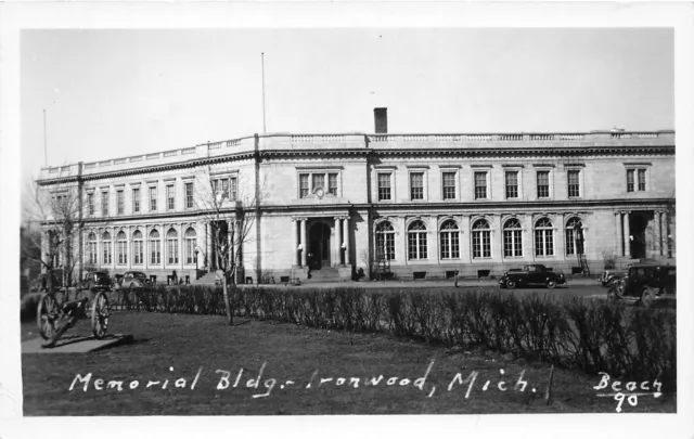 J42/ Ironwood Michigan RPPC Postcard c1940s Memorial Building  188