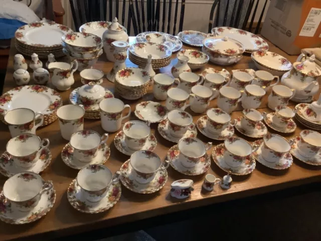 Royal Albert OLD COUNTRY ROSES SET OF 133 Pieces. Items are sold individually