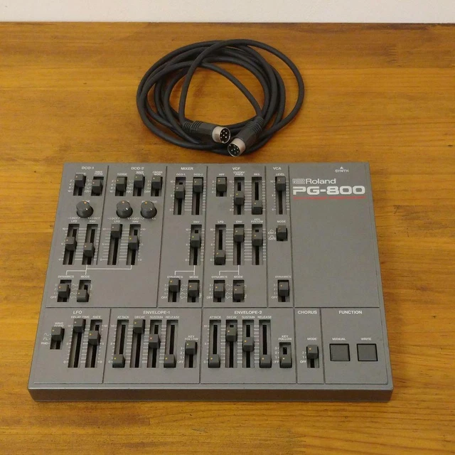 Programmateur de synthétiseur Roland PG-800 testé et utilisé