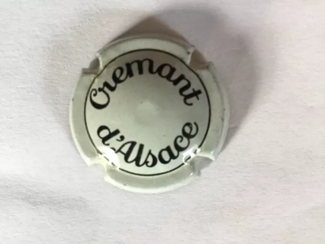 Capsule de Crémant d’Alsace n° 7 p 29 cote 6€