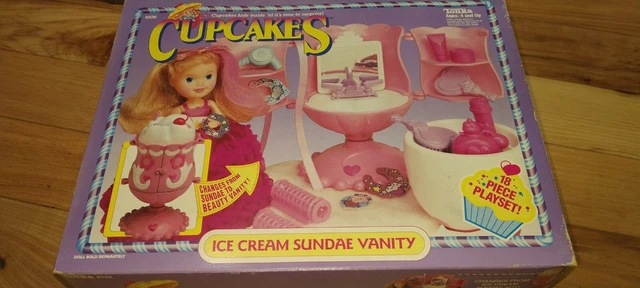 Gaby Dollhouse Cake Decorated as ce Cream Machne wth Sprnkles