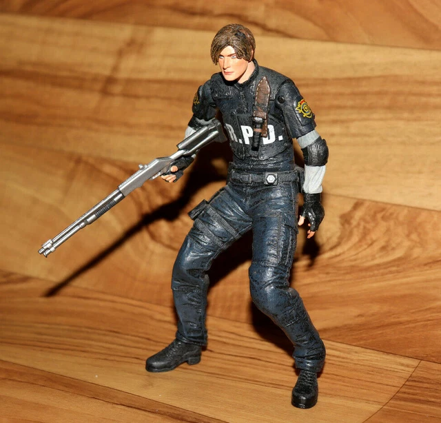 Figurine Resident Evil Leon Kennedy 33 Cm PVC - Avec Boîte Neuve Scellée