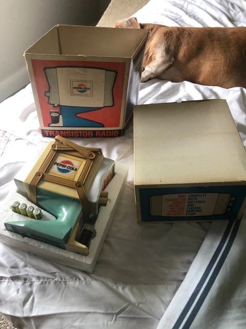 Pepsi cola fountain 1962 radio/mint in box pepsi sign Coca Cola sign