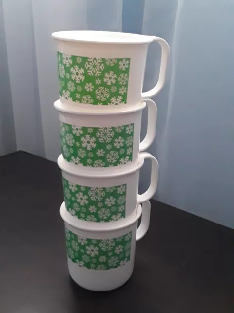 Tupperware Coffee Tea Mug Green Snowflakes SET OF 4 11.5 oz. Holiday Winter EUC