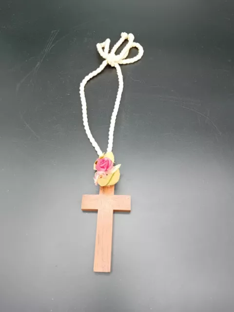 Collier pendentif croix en bois