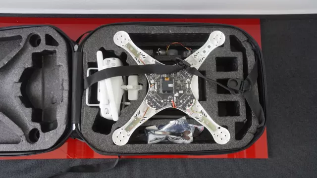 DJI. Phantom 3 - Mochila de transporte con piezas de repuesto