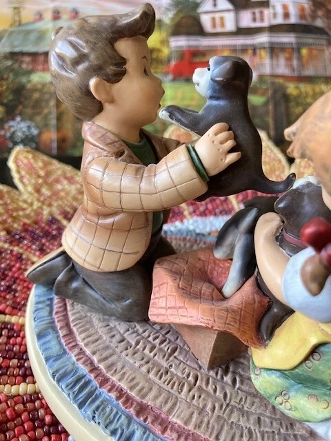 Hummel "Puppy Surprise" Figurine 2016. MINT!!! 10