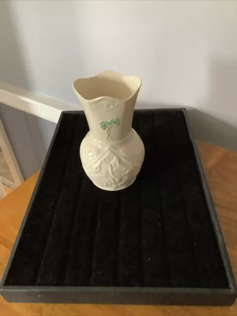 Belleek Durrow Mowling Vase 6” Shamrock Ireland