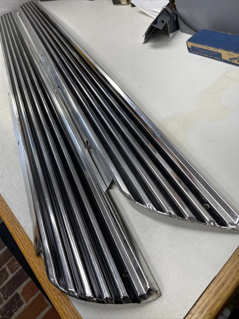1962 Corvette Rocker Moldings 3820541 3820542