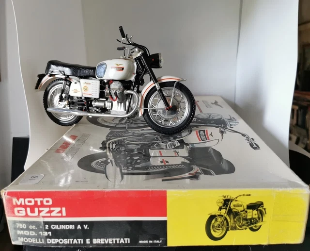 Protar Moto Guzzi V7 Police Type Motorcycle 1/9 Scale Model Kit