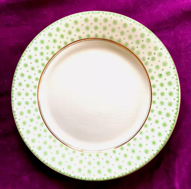 Antique Wedgwood plates. Small dinner, 22.5 cm Diameter.  1909/1910 Art Nouveau