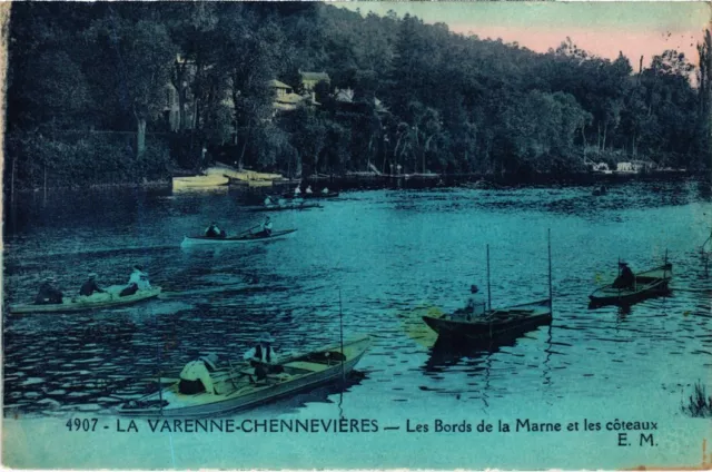 CPA La Varenne Les bords de la Marne et les Coteaux (1347740)