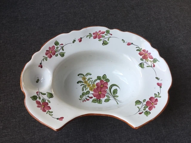 Plat à barbe en porcelaine blanche Plat à barbe en porcelaine blanche