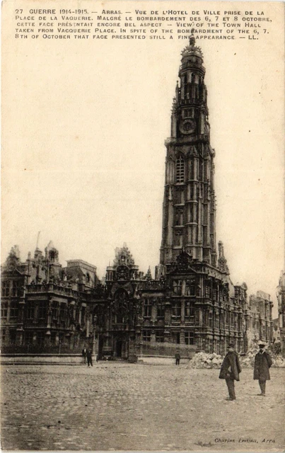 CPA MILITAIRE Guerre-Arras, Vue de l'Hotel de Ville (315833)