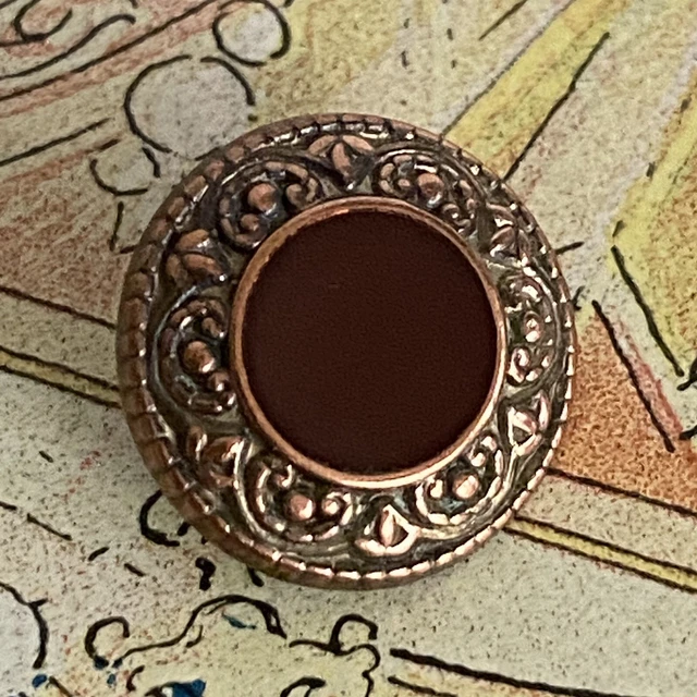 Ancien Bouton Décor d'entrelacs en métal Collection mercerie costume Couture