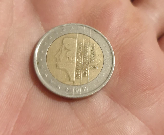  pièce de 2 euros rare Beatrix Koningin Der Nederlanden 2001 en bon état,