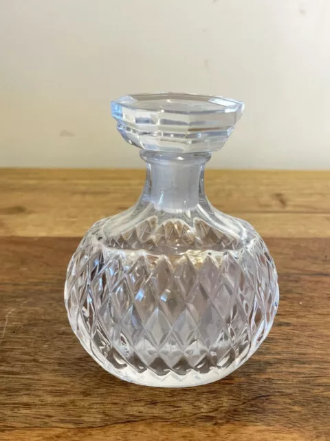 René Lalique - Perfume Decanter  France - 20th century - Crystal Frosted Glass