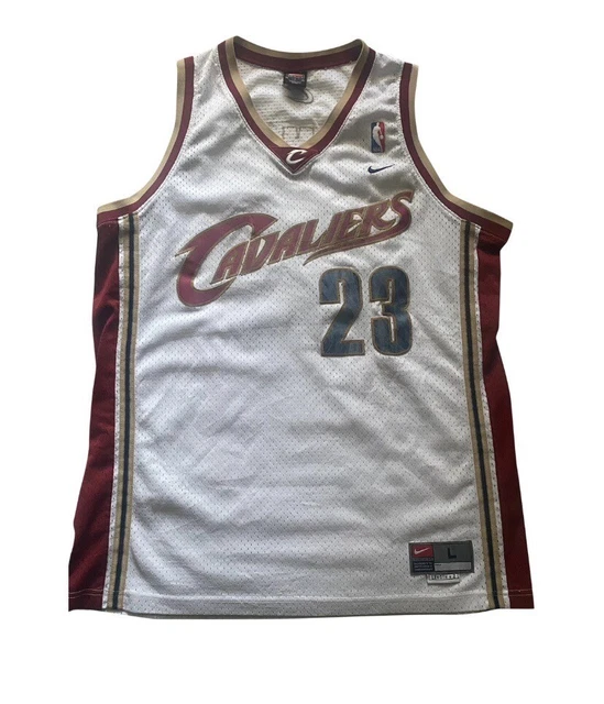 maillot de basket ball CLEVELAND JAMES   NBA  taille L  Nike. 2009