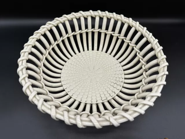 Lovely Large Creamware Chestnut Basket Probably Wedgwood, 23cm Diameter