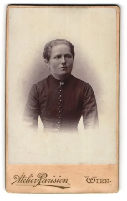 Photography Zaunmüller & Brunner, Vienna, Gumpendorferstr. 94, Young Lady with Back