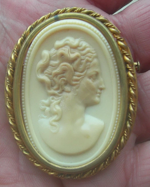 Broche Ancienne Navire Sculptée - Style Camée Ivoire, Art Français Vintage, Bijou D'occasion