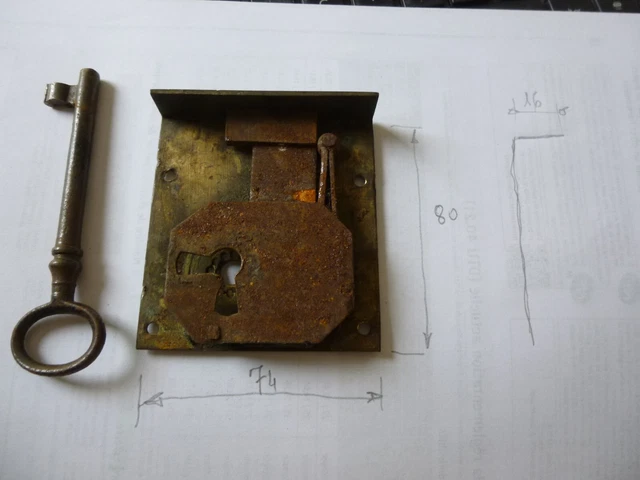 Serrure De Meuble Ancienne Style Laiton Carré - Enfichable, Avec Clé, Finition Antique, Italie